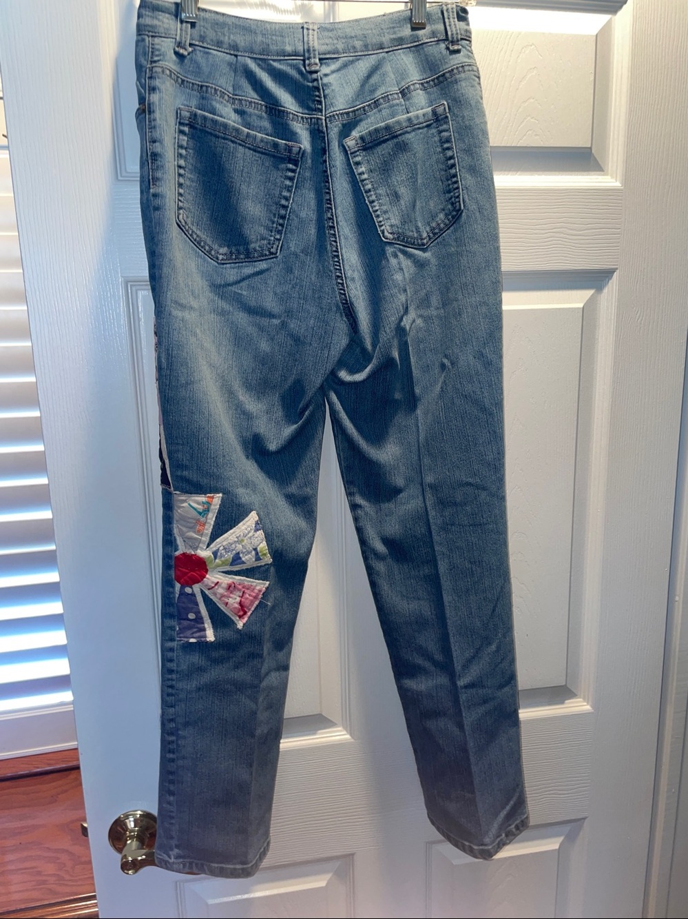 Women's Blue Patchwork Embellished Jeans
Gloria Vanderbilt,,,Amanda - Picture 3 of 6